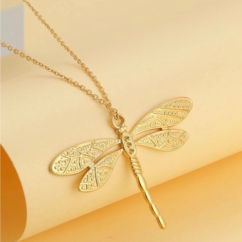 “Ornate Dragonfly” Damselfly Firefly Nymph Insect Studded Veined Wings Necklace - Picture 5 of 15